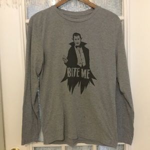 Men’s vampire bite me t shirt small